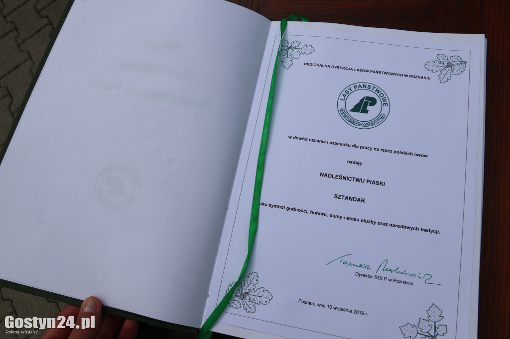Nadanie sztandaru Nadleśnictwu Piaski