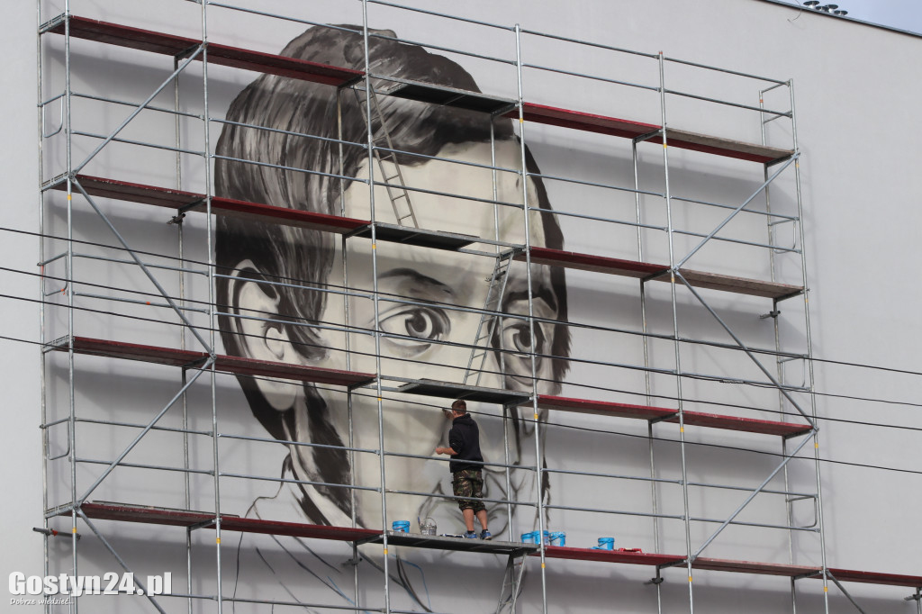 Mural na ścianie gostyńskiego szpitala