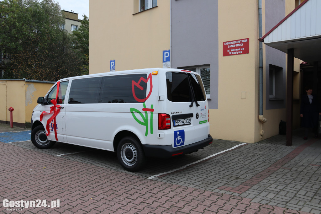 Podopieczni ŚDS w Gostyniu mają nowe auto