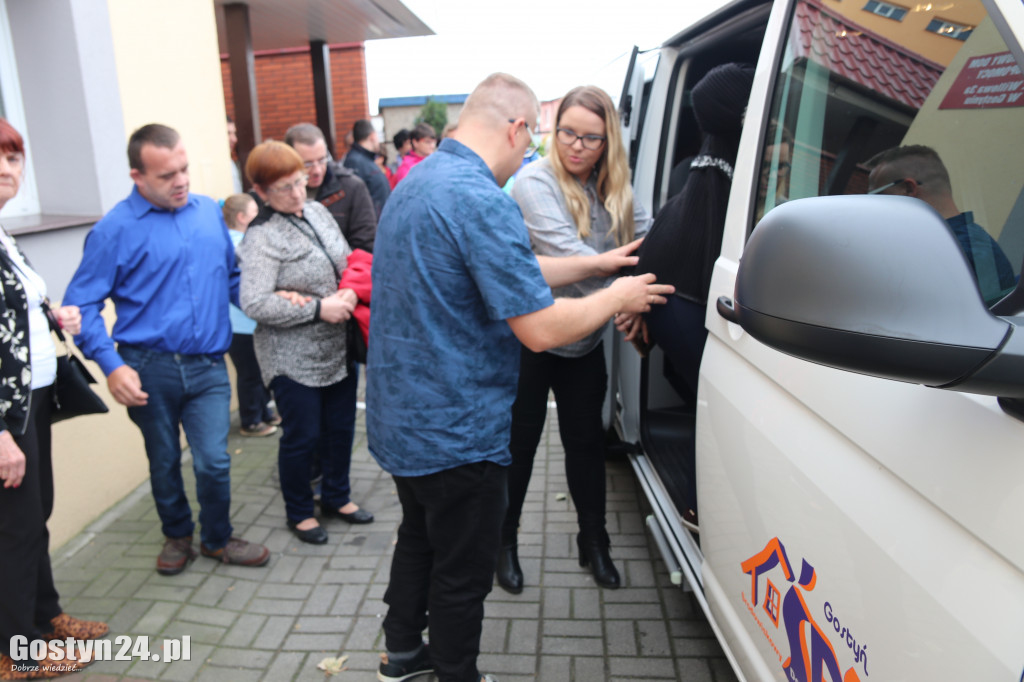 Podopieczni ŚDS w Gostyniu mają nowe auto