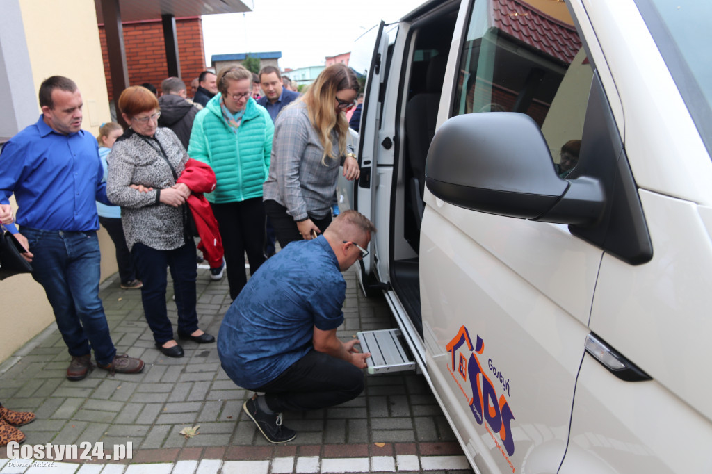 Podopieczni ŚDS w Gostyniu mają nowe auto