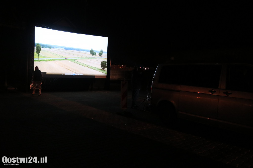 Kino samochodowe w Pępowie