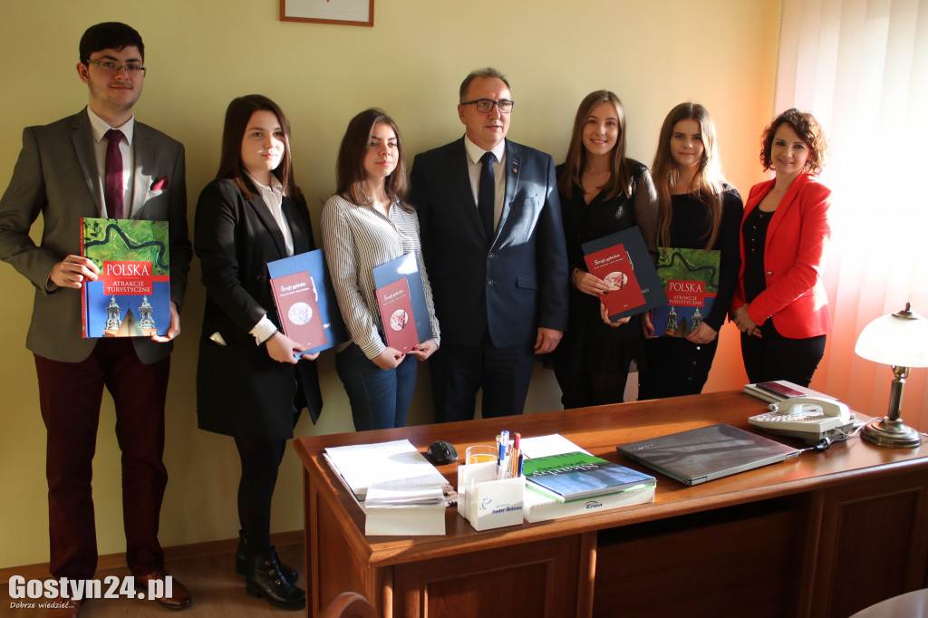 Najlepsi maturzyści odebrali nagrody pieniężne