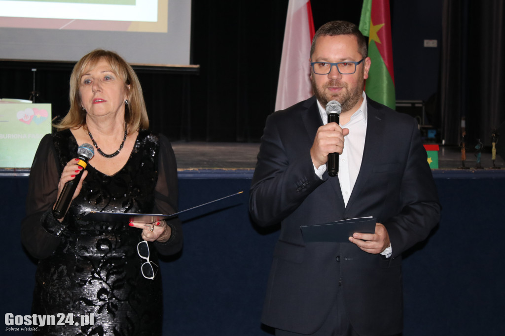 Gostyńskie i francuskie serca dla Afryki