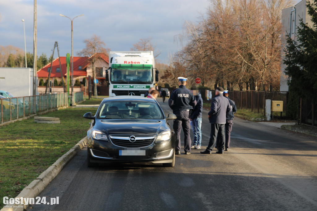 Karambol z udziałem powiatowego fiata