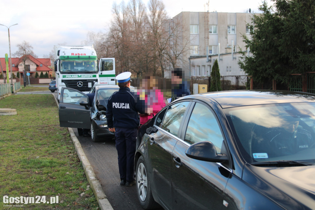 Karambol z udziałem powiatowego fiata