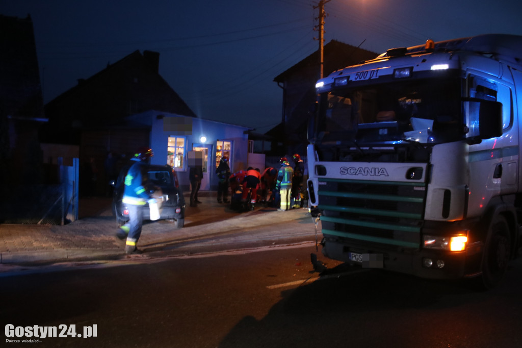 Zderzenie dwóch ciężarówek w Grabonogu