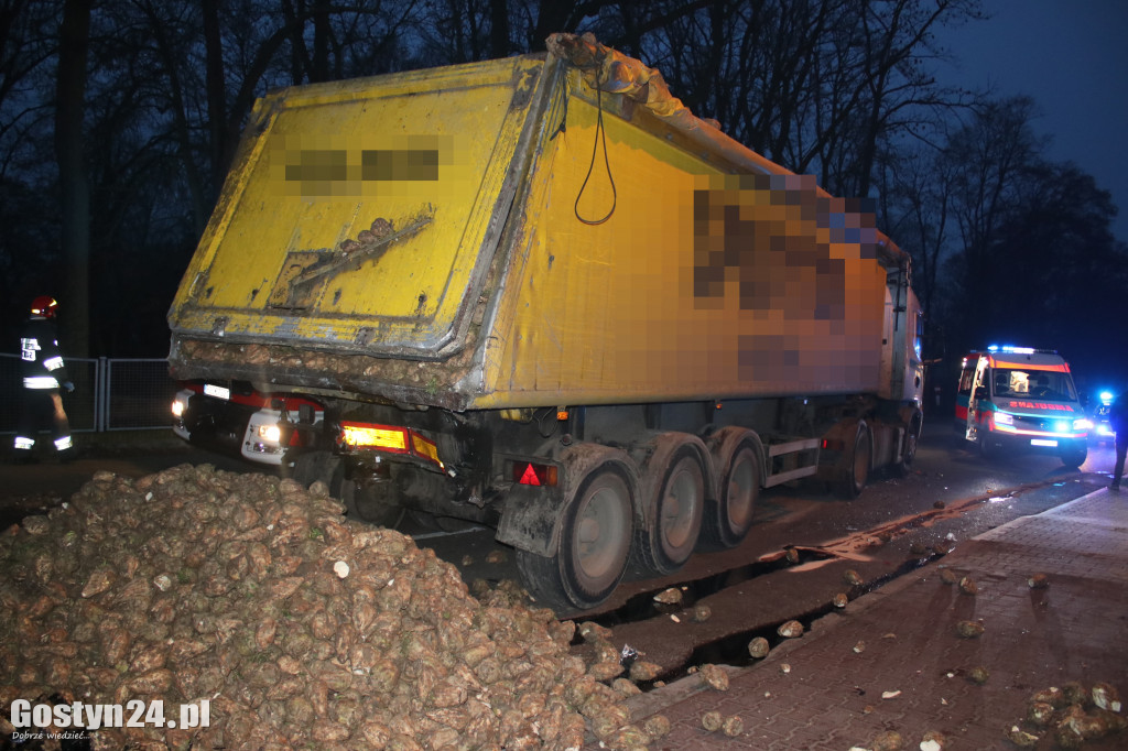 Zderzenie dwóch ciężarówek w Grabonogu