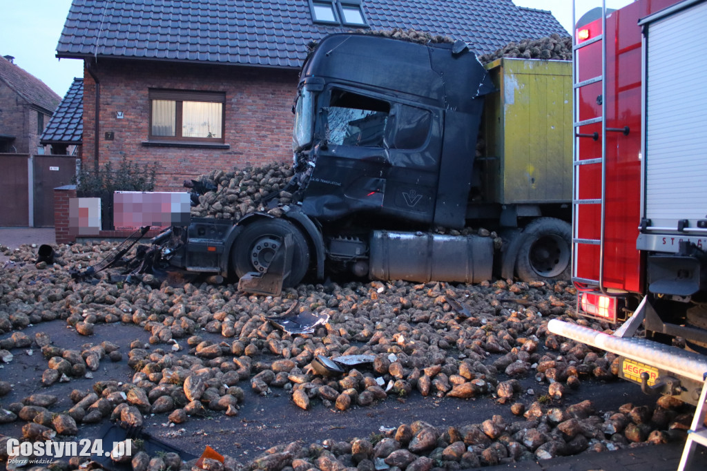 Zderzenie dwóch ciężarówek w Grabonogu