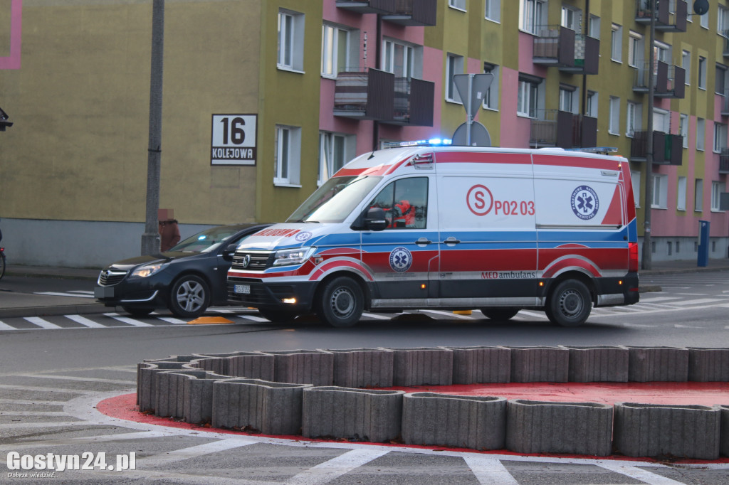Potrącenie rowerzysty na nowym rondzie