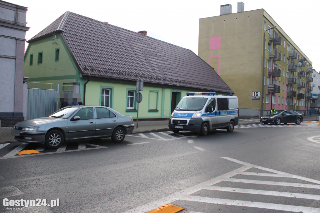 Potrącenie rowerzysty na nowym rondzie