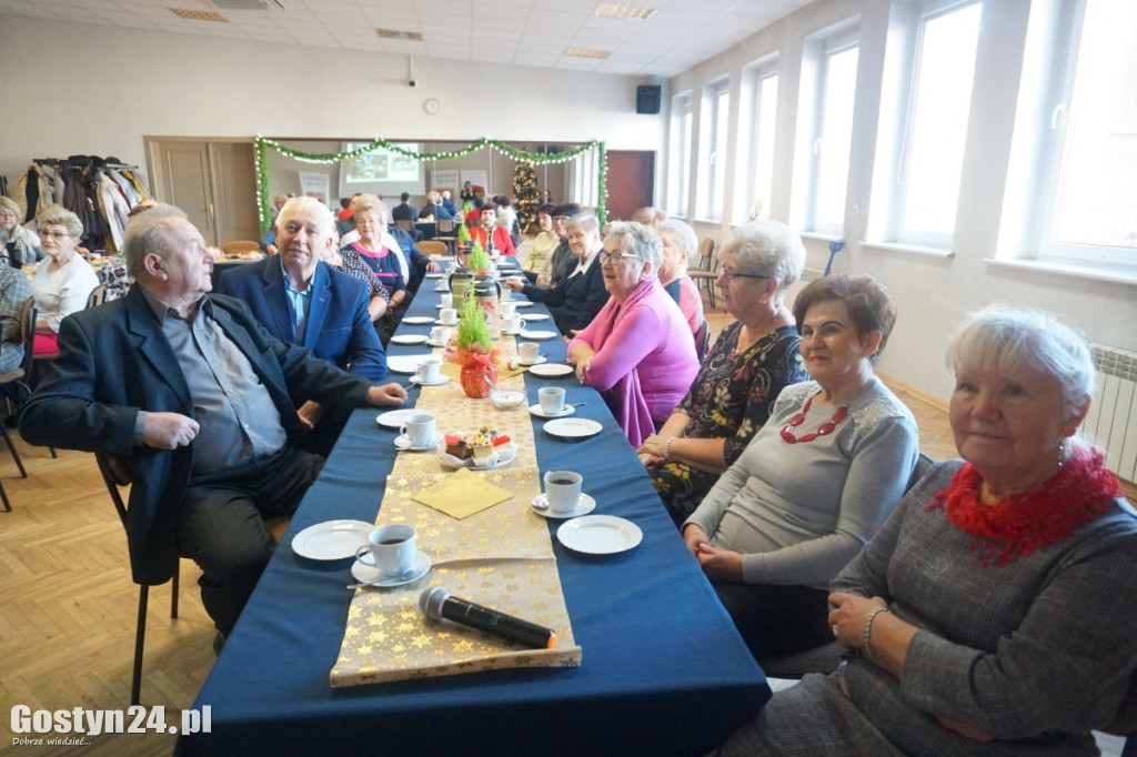 Seniorzy 65+ z Ponieca ukończyli kurs