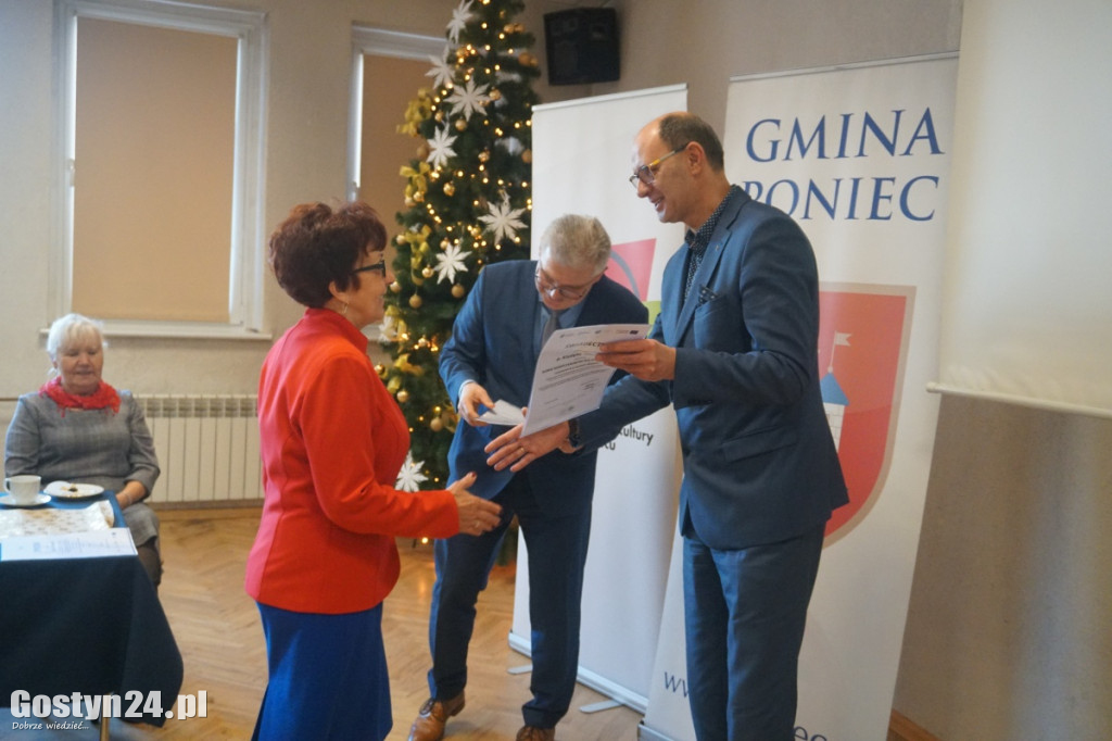 Seniorzy 65+ z Ponieca ukończyli kurs