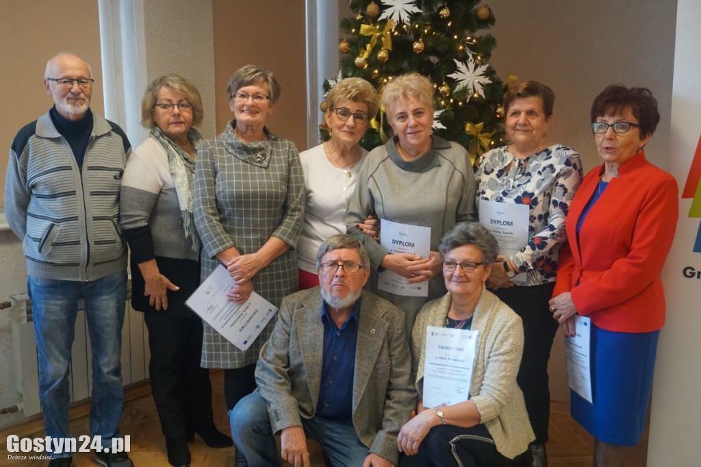 Seniorzy 65+ z Ponieca ukończyli kurs