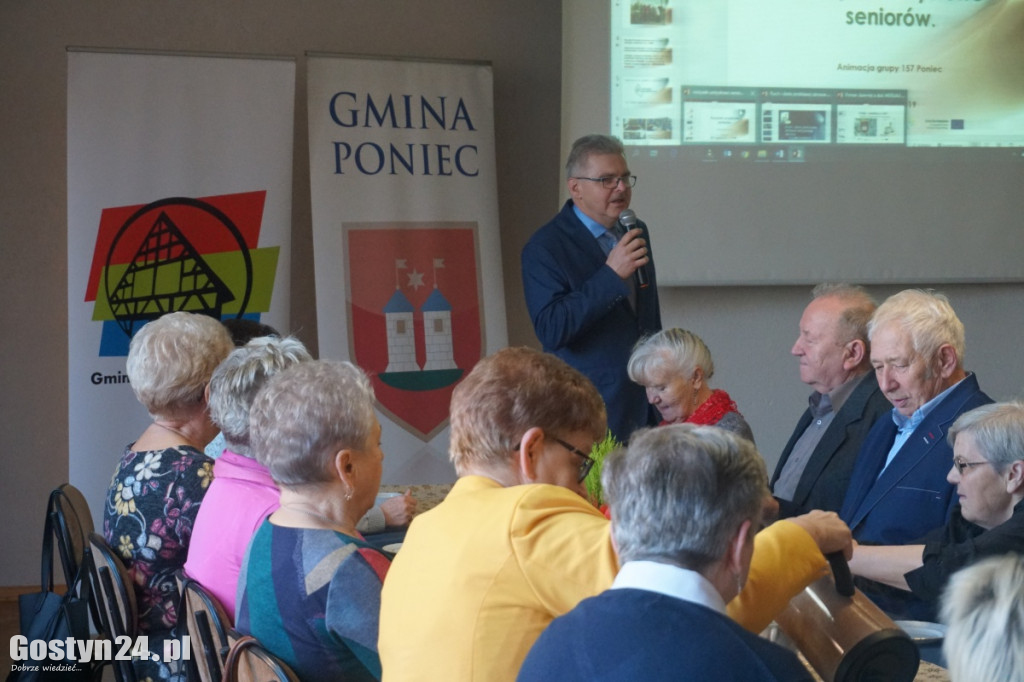 Seniorzy 65+ z Ponieca ukończyli kurs