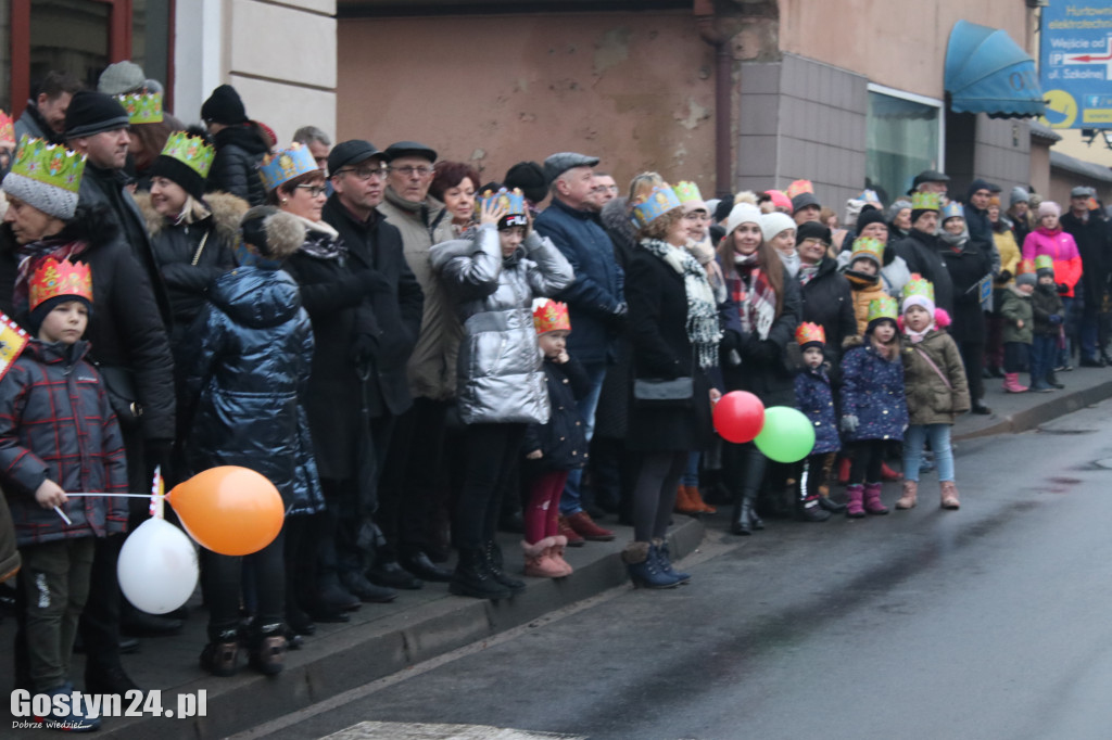 Orszak Trzech Króli ulicami Krobi