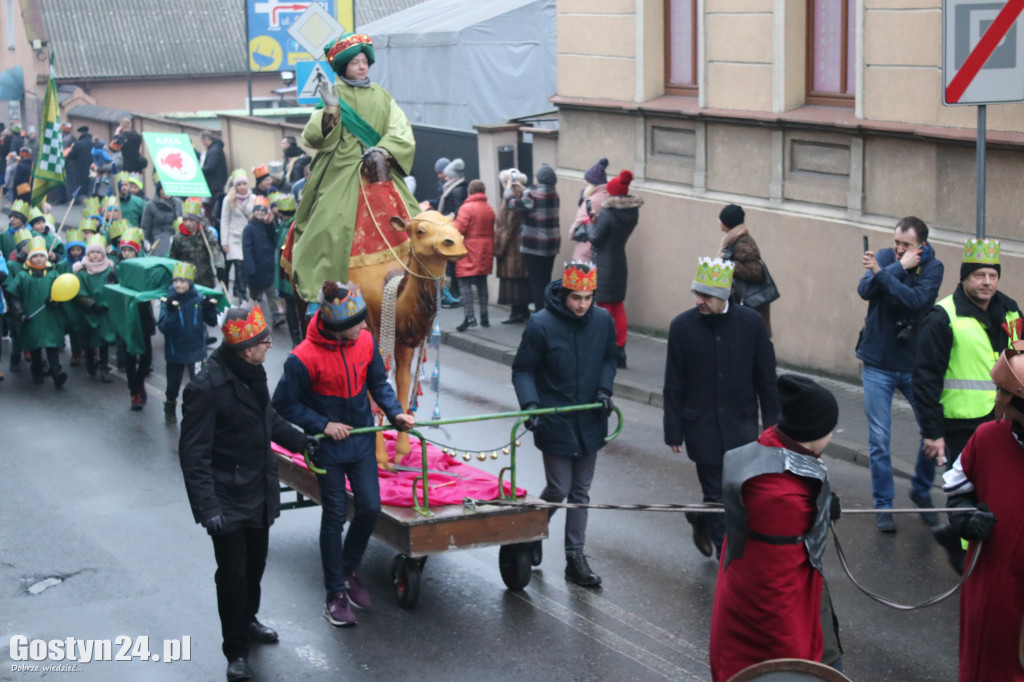 Orszak Trzech Króli ulicami Krobi