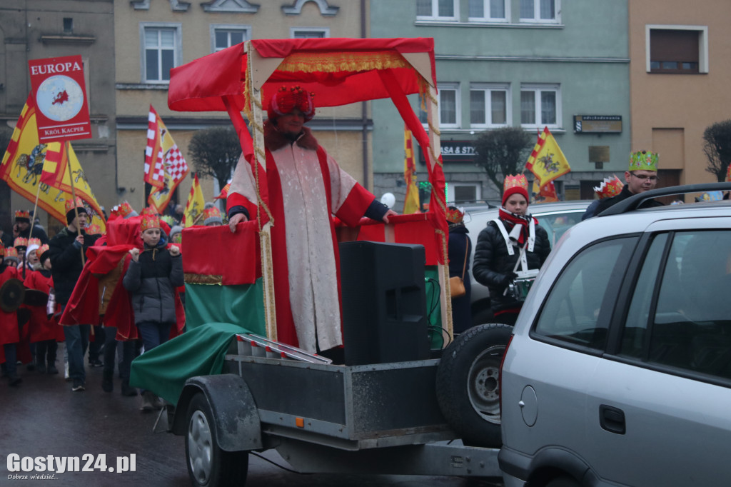 Orszak Trzech Króli ulicami Krobi