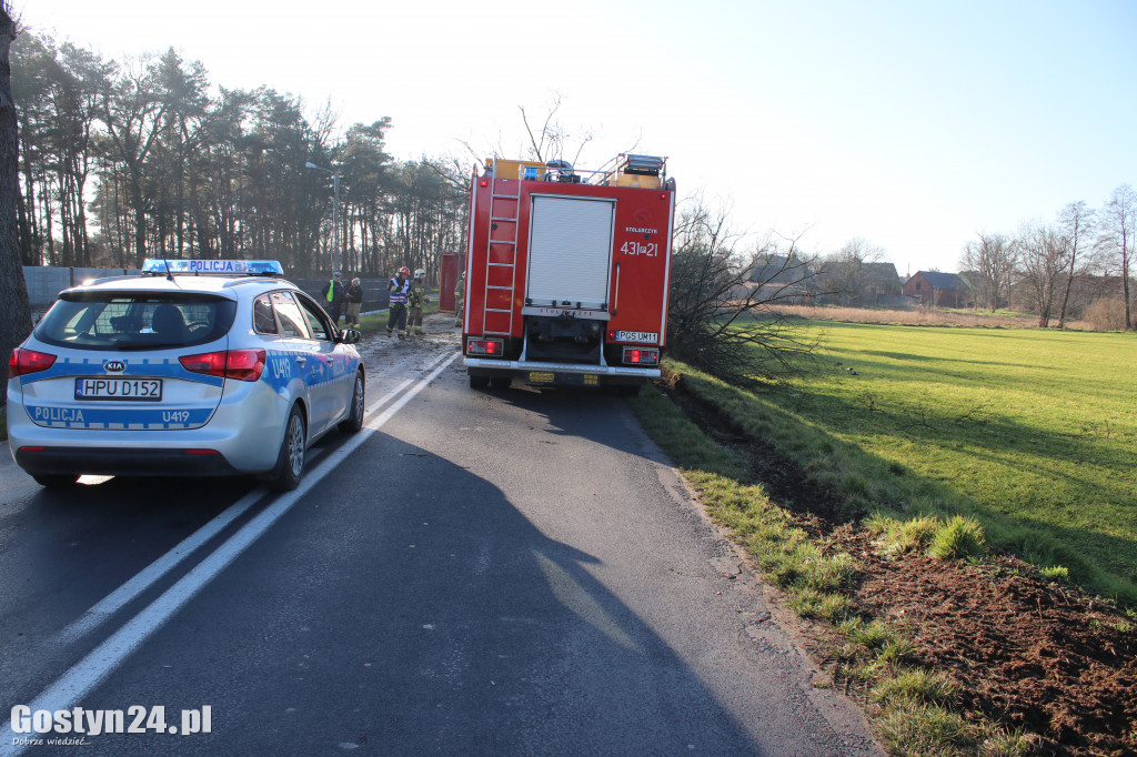 Wypadek ciężarówki w miejscowości Śmiłowo