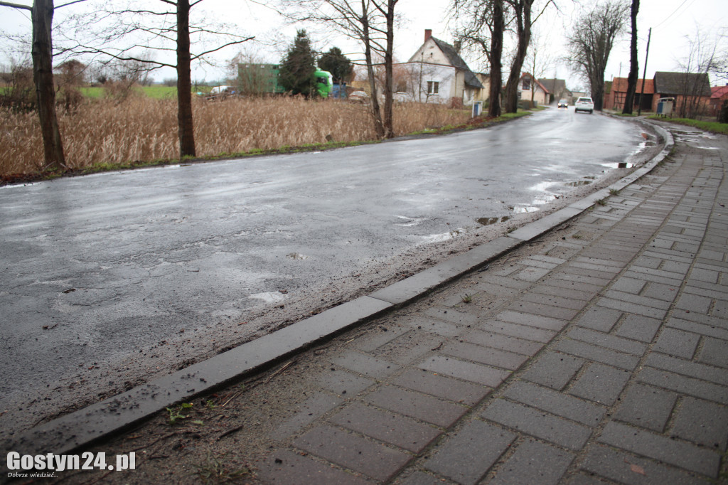 Bobry zaatakowały drogę w Dzięczynie?