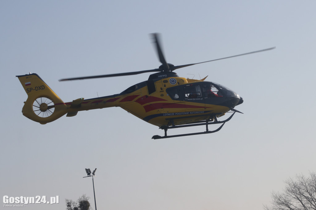Lądowanie helikoptera LPR na gostyńskim stadionie