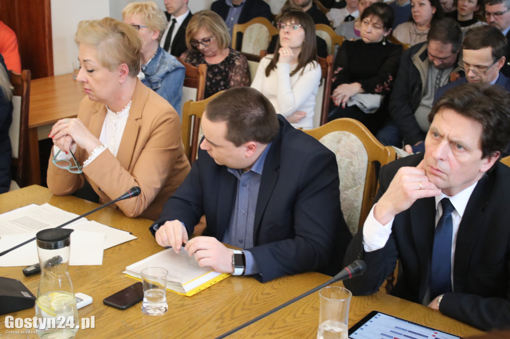 Radni zdecydowali o likwidacji szkół w Goli i Siemowie