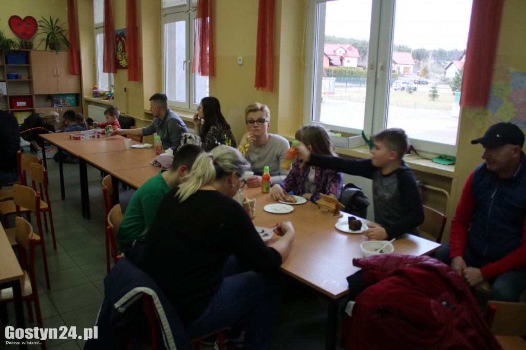 Festyn dla Moniki Rodzoch w SP Piaski