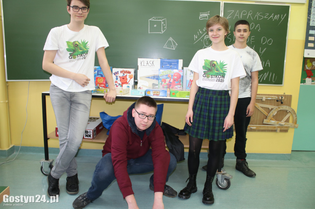 Festyn dla Moniki Rodzoch w SP Piaski