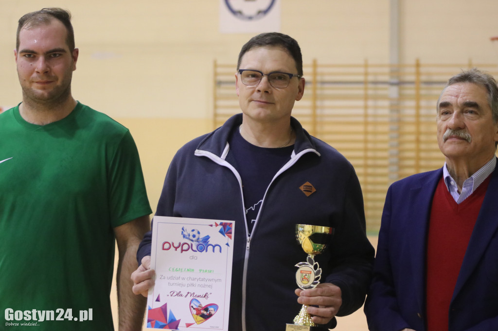 Festyn dla Moniki Rodzoch w SP Piaski