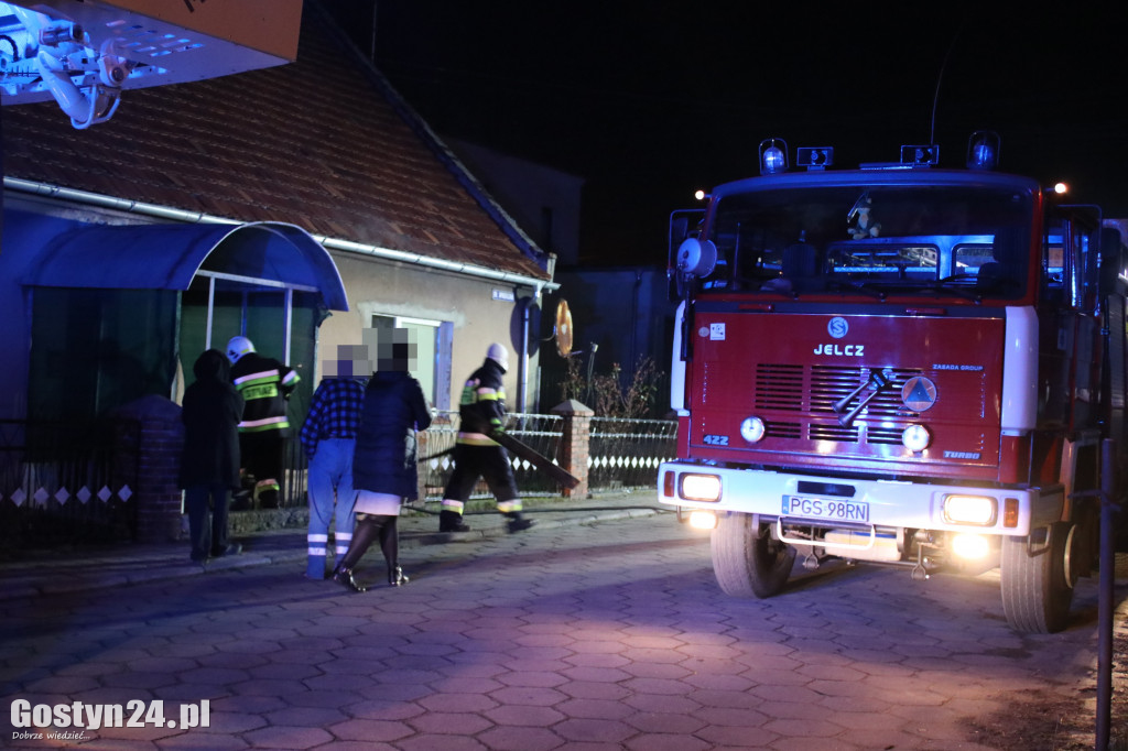 Pożar w domu wielorodzinnym w Piaskach
