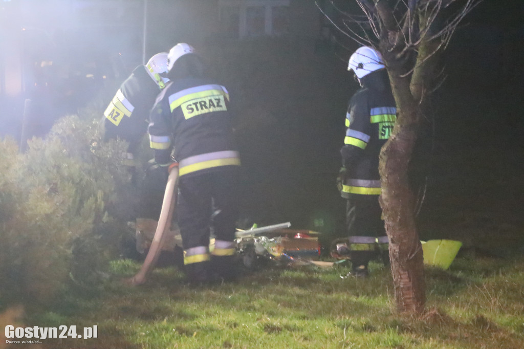 Pożar w domu wielorodzinnym w Piaskach