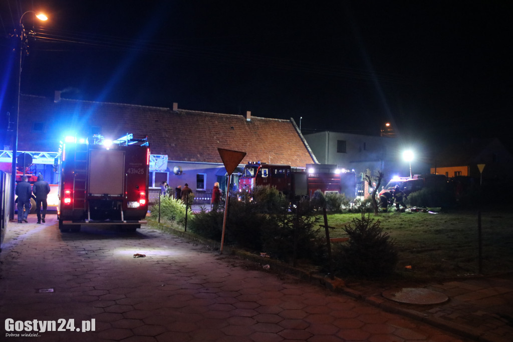 Pożar w domu wielorodzinnym w Piaskach