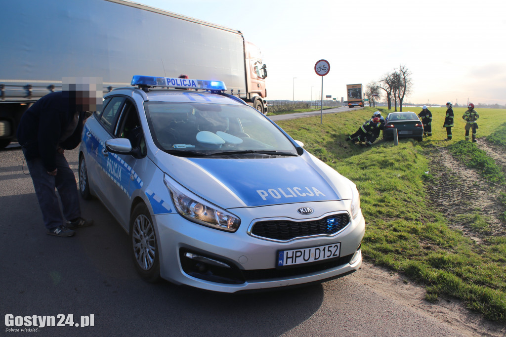 Kolizja aut na skrzyżowaniu w Gębicach