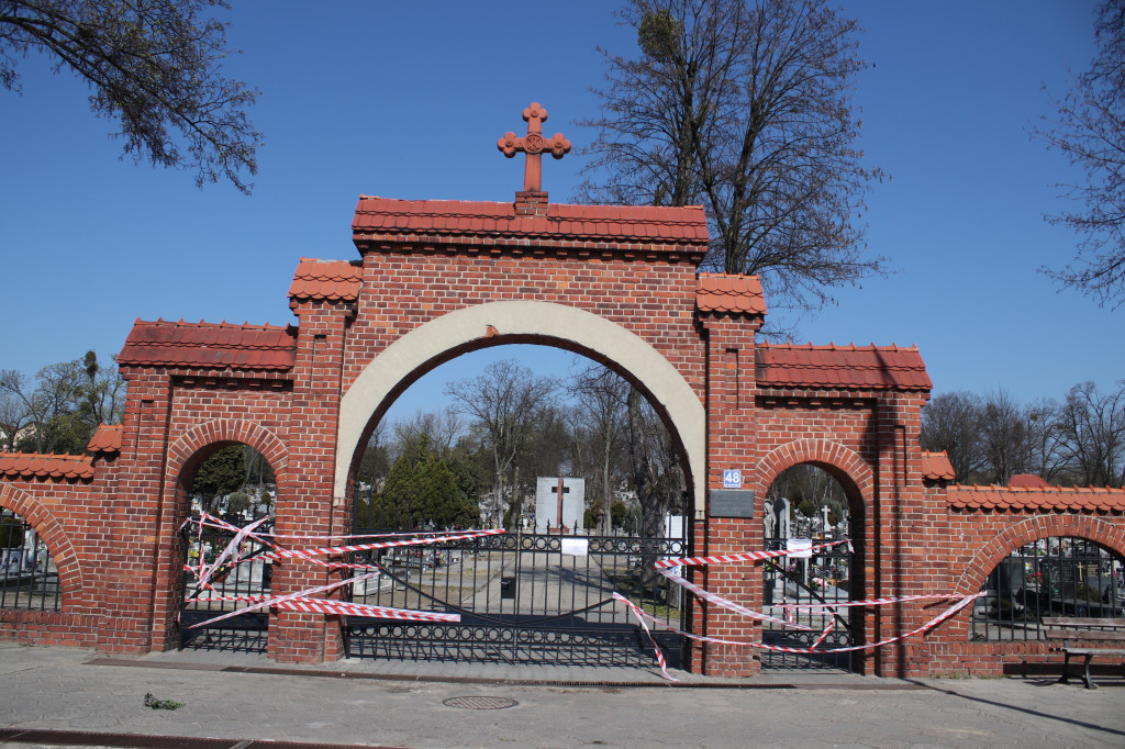 Cmentarz zamknięty do odwołania. To koniec...