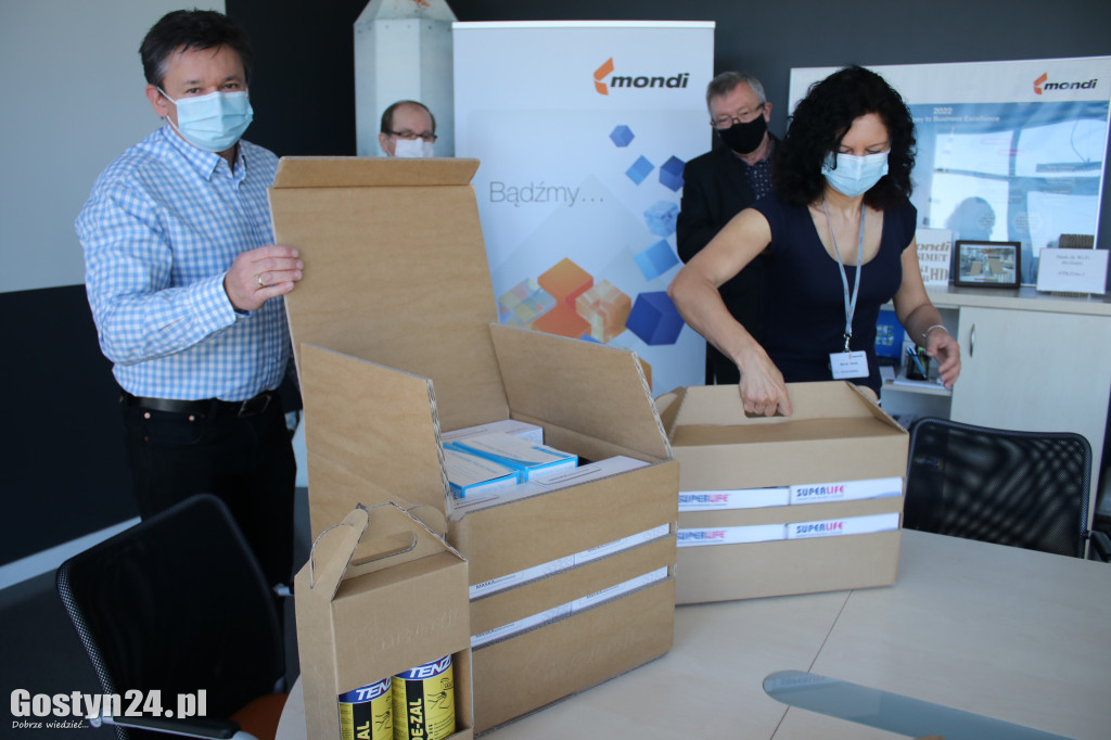 Przekazanie środków ochrony w Mondi Simet