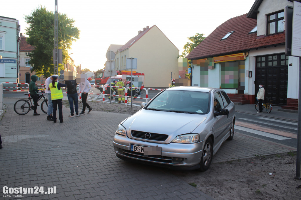 Zderzenie osobówek w centrum Gostynia