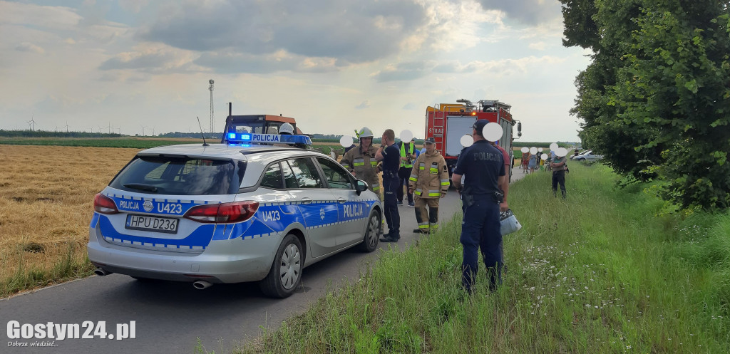 Pożar stogów ze słomą, przy drodze Krobia-Pudliszki