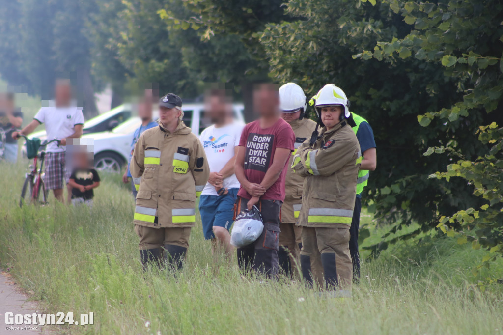 Płoną dwa stogi słomy w Krobi