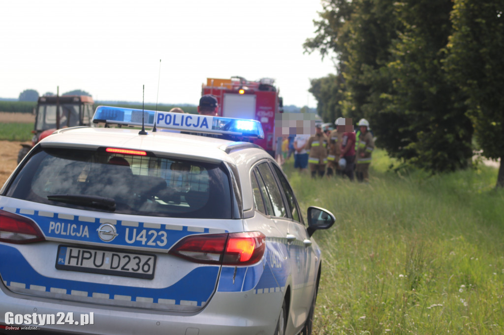 Płoną dwa stogi słomy w Krobi