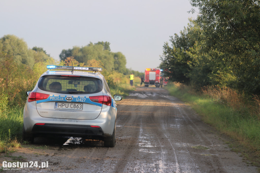 Pożar wiatraka w Ciołkowie po uderzeniu pioruna