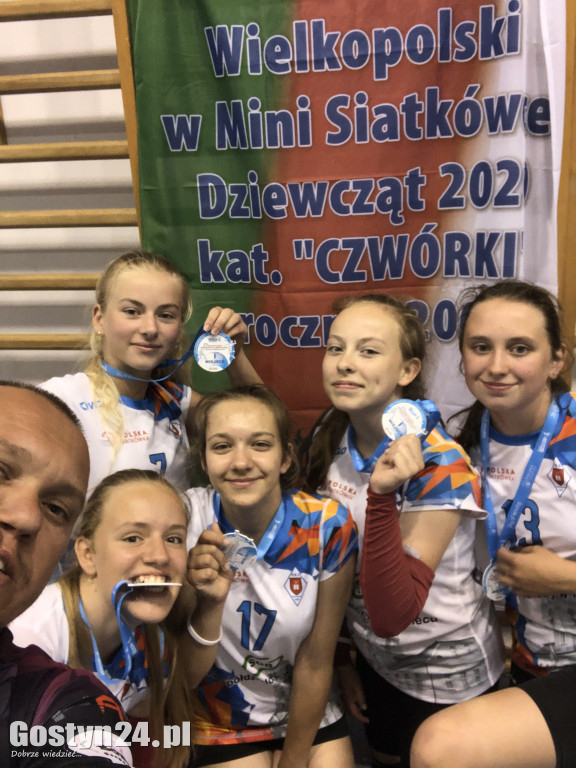 Trzy medale młodych siatkarzy Piasta Poniec