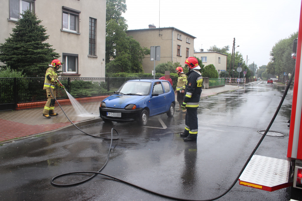 Pożar auta na ul. Polnej w Gostyniu