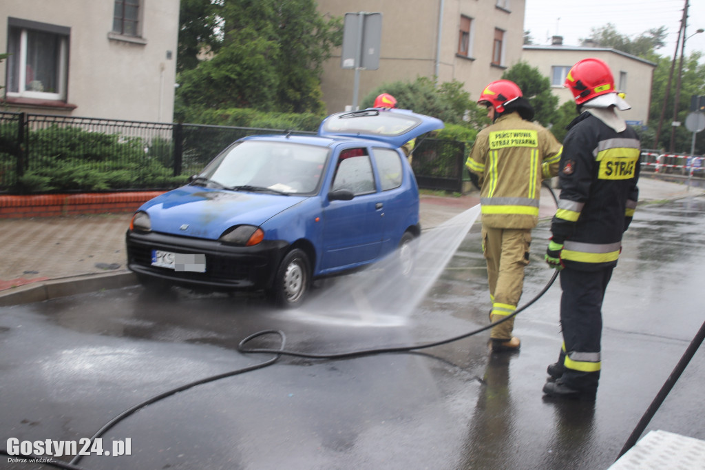 Pożar auta na ul. Polnej w Gostyniu