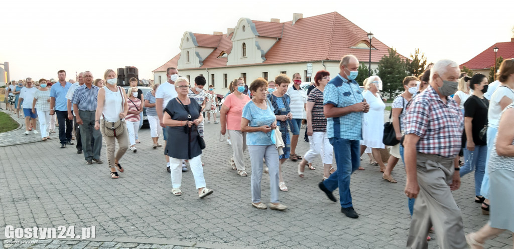 Procesja fatimska ulicami Gostynia