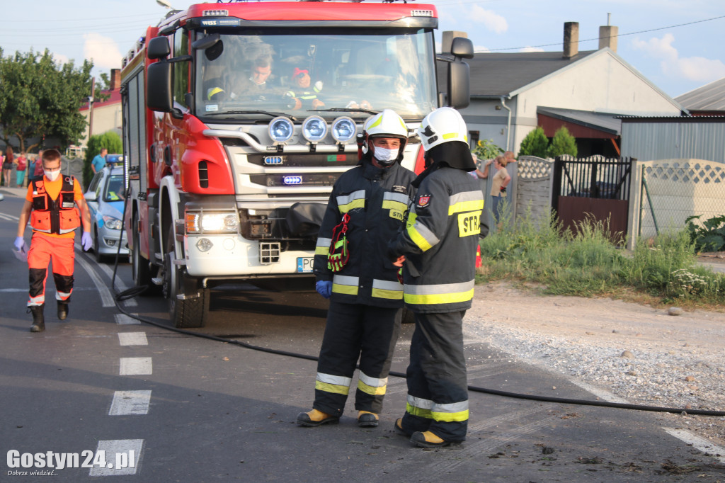 Samochód marki Jeep dachował w Koszkowie