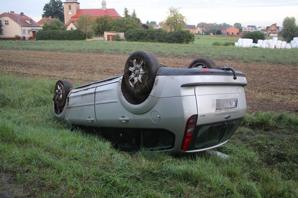 Wypadek na DW 434 w Kunowie