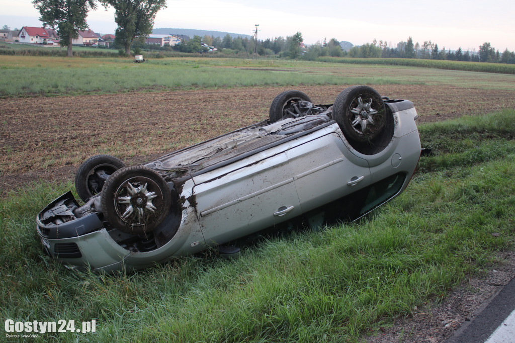 Wypadek na DW 434 w Kunowie
