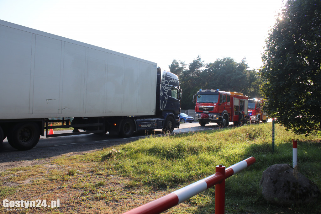 Zderzenie ciężarówek na wylocie z Piasków