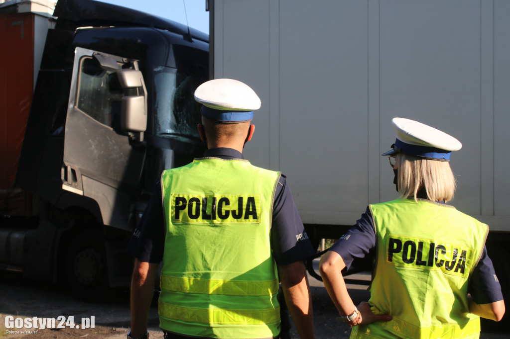 Zderzenie ciężarówek na wylocie z Piasków
