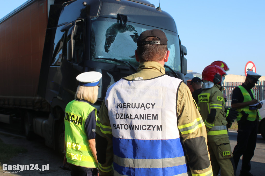 Zderzenie ciężarówek na wylocie z Piasków